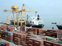 Các nhà bán lẻ Mỹ tăng cường lượng container nhập khẩu