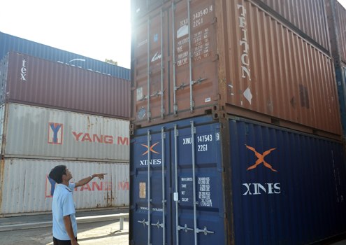 Phí kho vận đè nặng doanh nghiệp xuất nhập khẩu