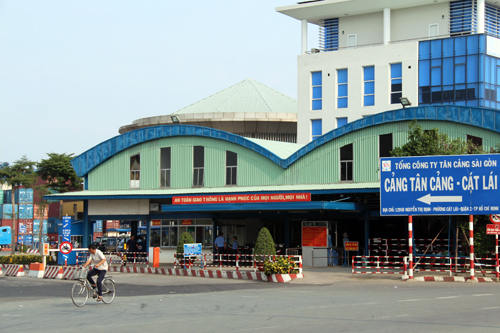 Cảng lớn nhất Việt Nam quá tải trầm trọng