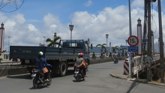 Tài xế “kêu trời” với tải trọng cầu