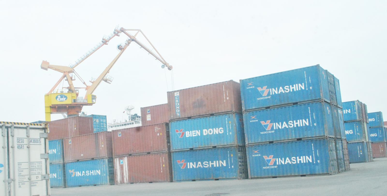 Xử lý container tồn đọng tại cảng biển: “Toán khó” đối với DN khai thác cảng