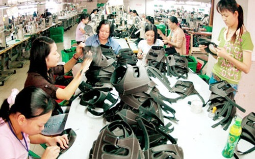 Hàng Việt xuất đi đắt hơn, nhập khẩu rẻ hơn
