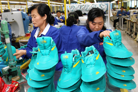 Trung Quốc giảm 50% thuế nhập khẩu hàng tiêu dùng cá nhân