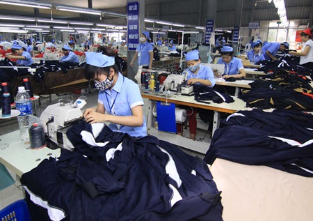 Xuất khẩu giày dép 7 tháng đầu năm 2015 đạt gần 6,98 tỷ USD 