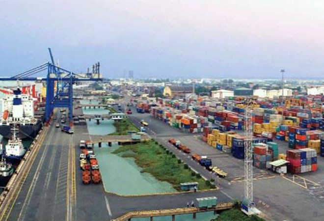  Xuất siêu chủ yếu do nhập khẩu giảm