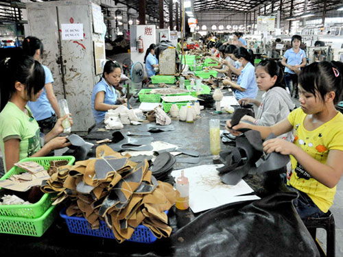 DOANH NGHIỆP DA GIÀY CHINH PHỤC THỊ TRƯỜNG "NỘI"