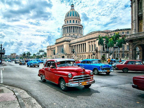 NGÀNH “CÔNG NGHIỆP KHÔNG KHÓI” CUBA ĐẠT DOANH THU HƠN 1,2 TỶ USD