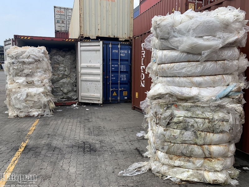 Hàng nghìn container phế liệu tồn bãi đã được thông quan