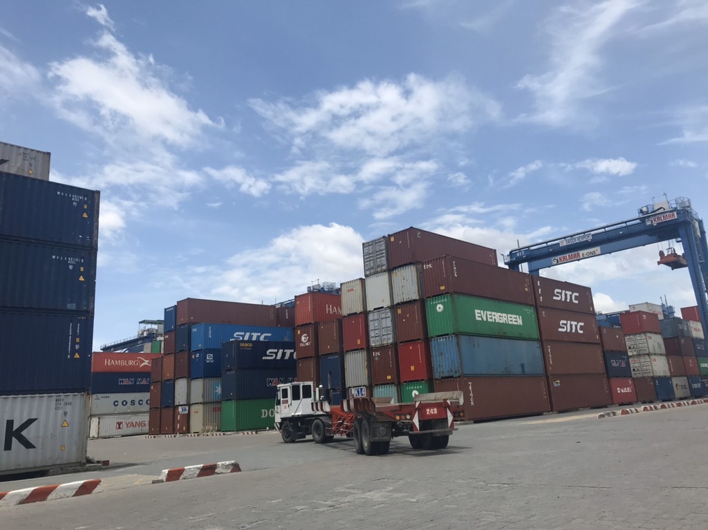 Yêu cầu không thu phí tắc nghẽn tại cảng Cát Lái