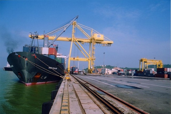 Sôi động chào bán cổ phần cảng biển