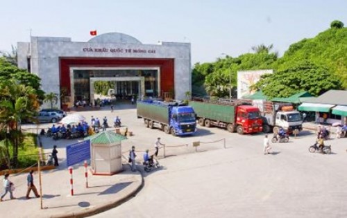 Kéo dài thời gian thông quan tại cửa khẩu Móng Cái 