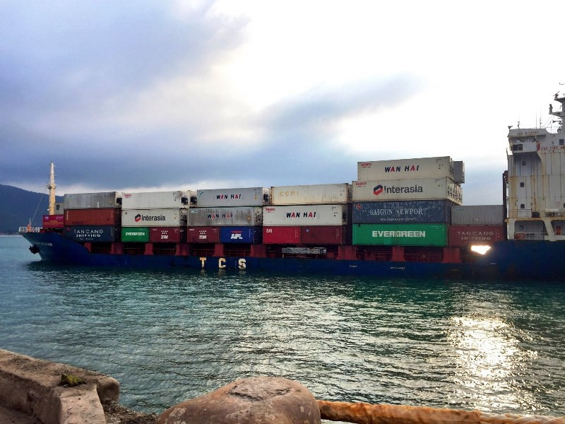 13 chuyến tàu container cập cảng Vũng Áng