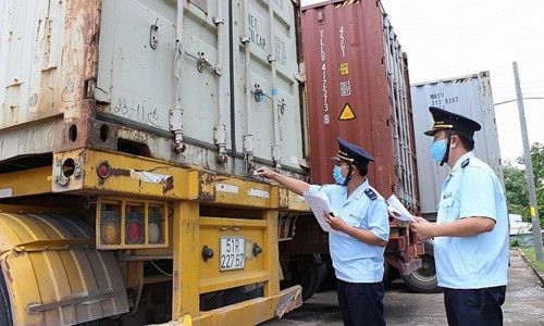 Xuất nhập khẩu - điểm sáng trong bức tranh kinh tế 2021