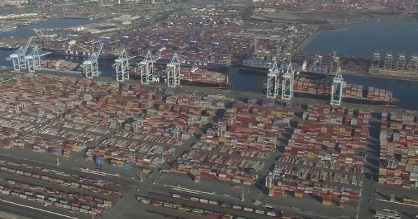 Các cảng container của Mỹ đạt kỷ lục hàng hóa nhập khẩu trong tháng 5 năm 2022
