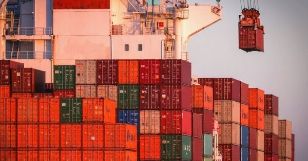 Chỉ số giá cước vận tải container giao ngay giảm 10% trong một tuần