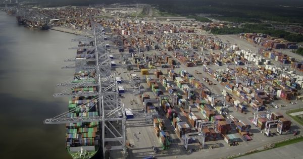 Sản lượng container đến Mỹ giảm mạnh đến 9,4% trong tháng 10