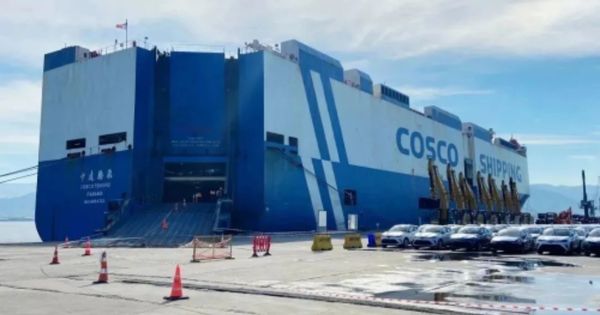 COSCO SHIPPING Teng Fei hoàn thành chuyến tàu vận chuyển ô tô đầu tiên