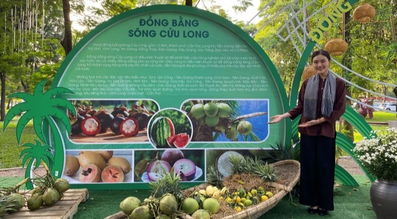 Trái cây các vùng miền quy tụ về Hà Nội