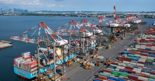 Đình công tại bờ Đông Hoa Kỳ có thể làm gián đoạn vận tải toàn cầu