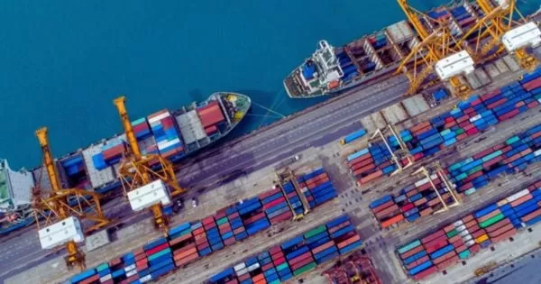 Giá cước container lao dốc, giá thuê tàu vẫn cao: Thị trường vận tải biển đối mặt bất ổn